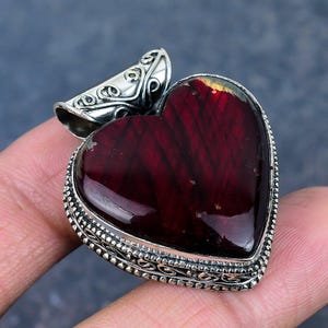 Red Flash Labradorite Pendant 925 Sterling Silver Pendant Handmade Unique Jewelry Gemstone Pendant Elegant Jewelry Anniversary Gift For Her
