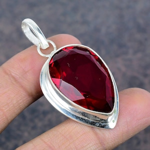 Roter Granat Edelstein Anhänger 925 Sterling Silber Anhänger Edelstein Anhänger Handgemachtes Geschenk für Sie Geburtstag Schmuck Birthstone Anhänger