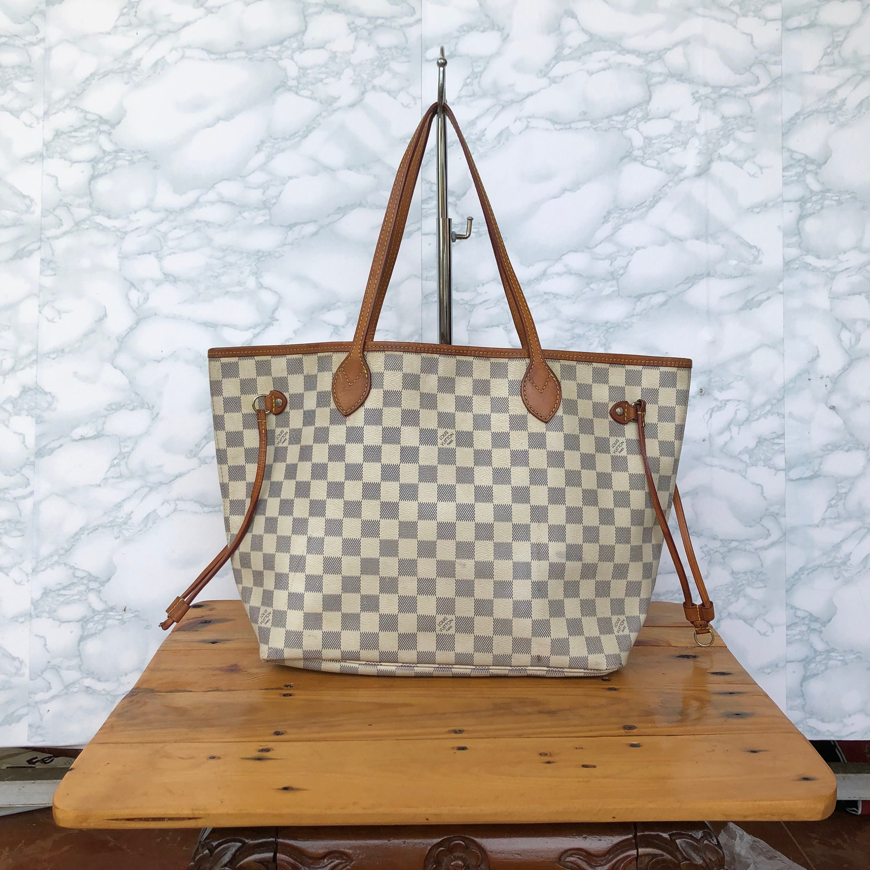 Authentic Louis Vuitton Neverfull -  UK