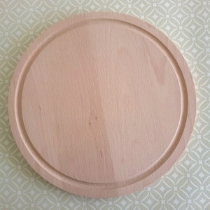 Plain Natural FSC Beech Wooden Cheeseboard Server - perfect gift idea for arts and crafts, painting. 24cm round board