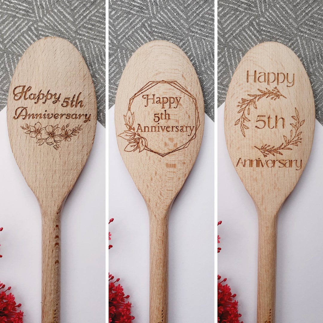 5th Wedding Anniversary, Celebrating 5 Years of Marriage, Wooden Spoon Design, Gift / Present For Him / Her, Happy Couple, Wood Present