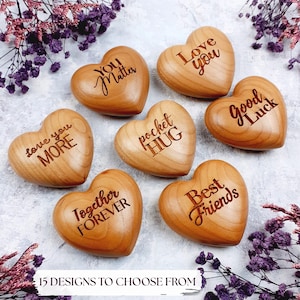 Cuore in legno 3D personalizzato Pocket Hug, Regalo per dire "Sei amato/a", Ti penso, Insieme per sempre, Ricordo di amicizia, Ti amo, Nome inciso