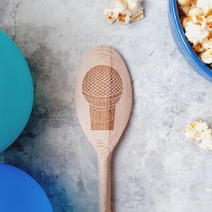 Karaoke Singing Microphone Spoons / Engraved Personalised Wooden Spoon, Wedding / Birthday Gift for Guests / Party, Sing it.....