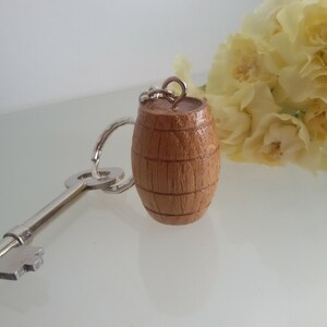 Personalised Wooden barrel keyring wood oak rustic, plain, Spices, Rum, Whisky, Port, Beer, Ale, Burton-on-Trent Brewing image 3