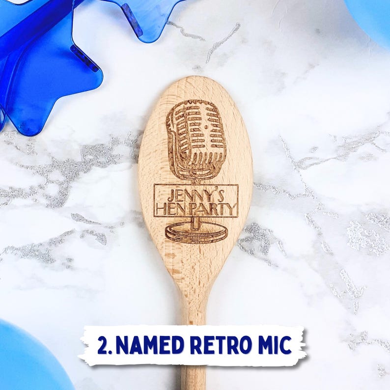 Karaoke-Gesangsmikrofonlöffel / gravierter personalisierter Holzlöffel, Hochzeits- / Geburtstagsgeschenk für Gäste / Party, singen Sie es ..... 2. Named Retro Mic