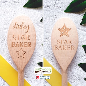 Star Baker Träsked Personlig Bakgåva, Namn & Handtag Graverat, Kockrörare, Matlagningspris i Trä, Tillverkad i Storbritannien - FSC Bok