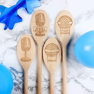 Karaoke-Gesangsmikrofonlöffel / gravierter personalisierter Holzlöffel, Hochzeits- / Geburtstagsgeschenk für Gäste / Party, singen Sie es ..... Bild 1