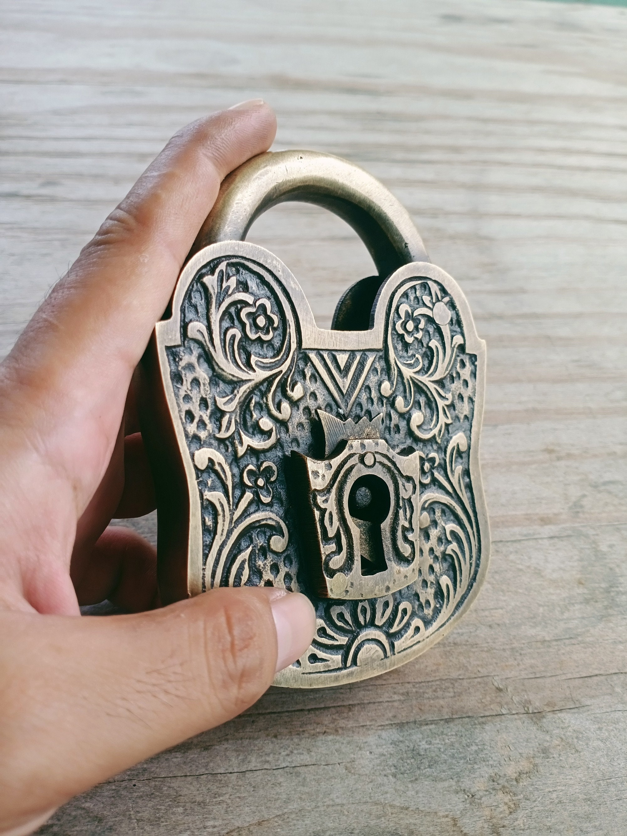 ◎古道具 庵々◎清末〜民国期 真鍮製カラクリ錠前 剣文様 ビットキー付◎珍品中国 brass-store_brass00528