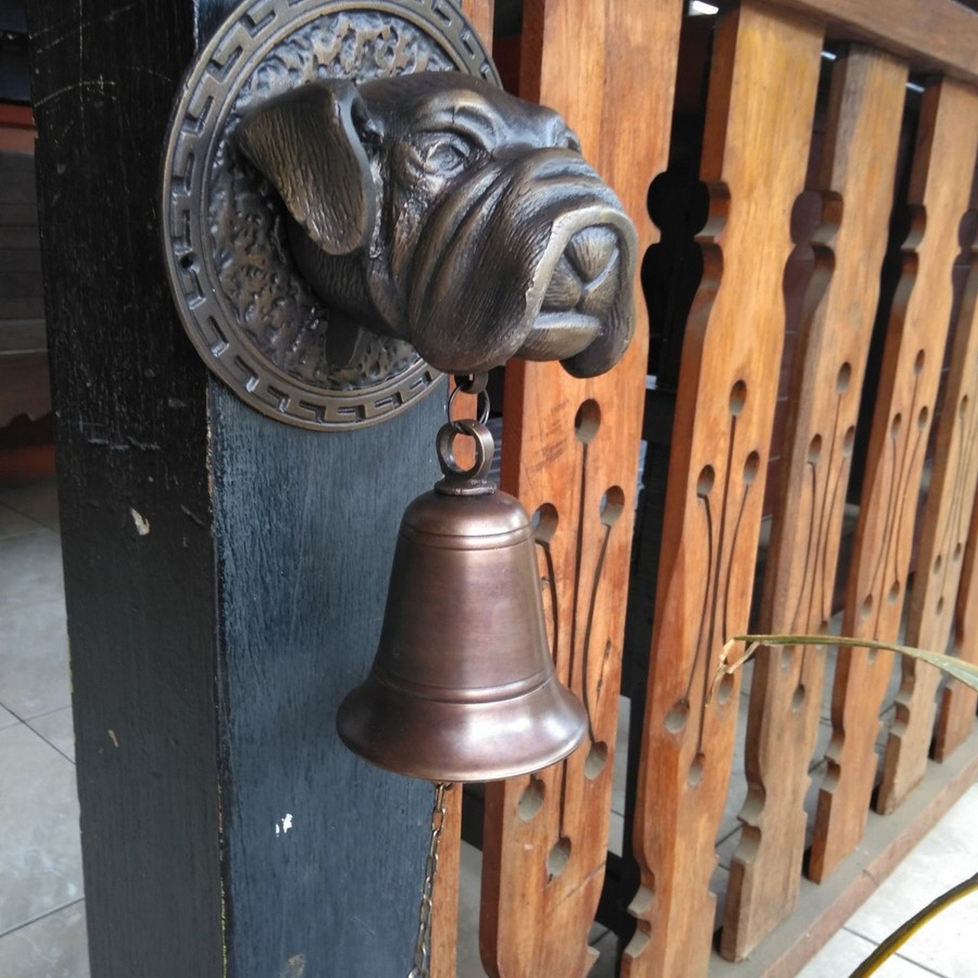 像の頭　ドアベル　デザイナー 真鍮 　壁掛け ベル付き　アンティーク 像の頭 ドアベル デザイナー 真鍮 壁掛け ベル付き アンティーク