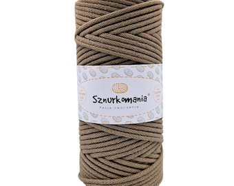 May include: A spool of brown cotton cord, labelled "Sznurkomania" with the tagline "Pasja tworzenia" (Passion for creation).