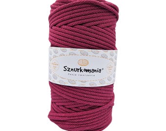 May include: A spool of deep red cotton rope, labelled "Sznurkomania Pasja tworzenia" with a small image of a ball of yarn.