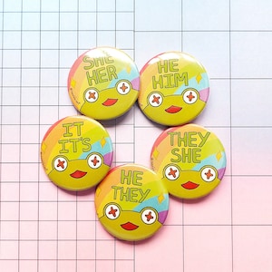 Épingle de pronom 6 CM Il lui Ils eux Elle son LGBTQ Pride Trans Non binaire Cottagecore Grenouille pin