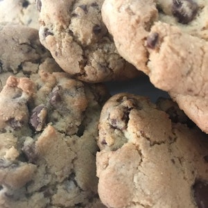 12 Chocolate Chip Cookies Fresh-Baked & Homemade