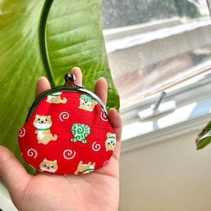 Fabriqué au Japon - petit sac à main en métal | porte-monnaie | Sac en tissu de style japonais | chat porte-bonheur | Décoration Washi | Gamaguchi
