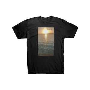Escalier de Bonaire à la plage d’eau T-Shirt