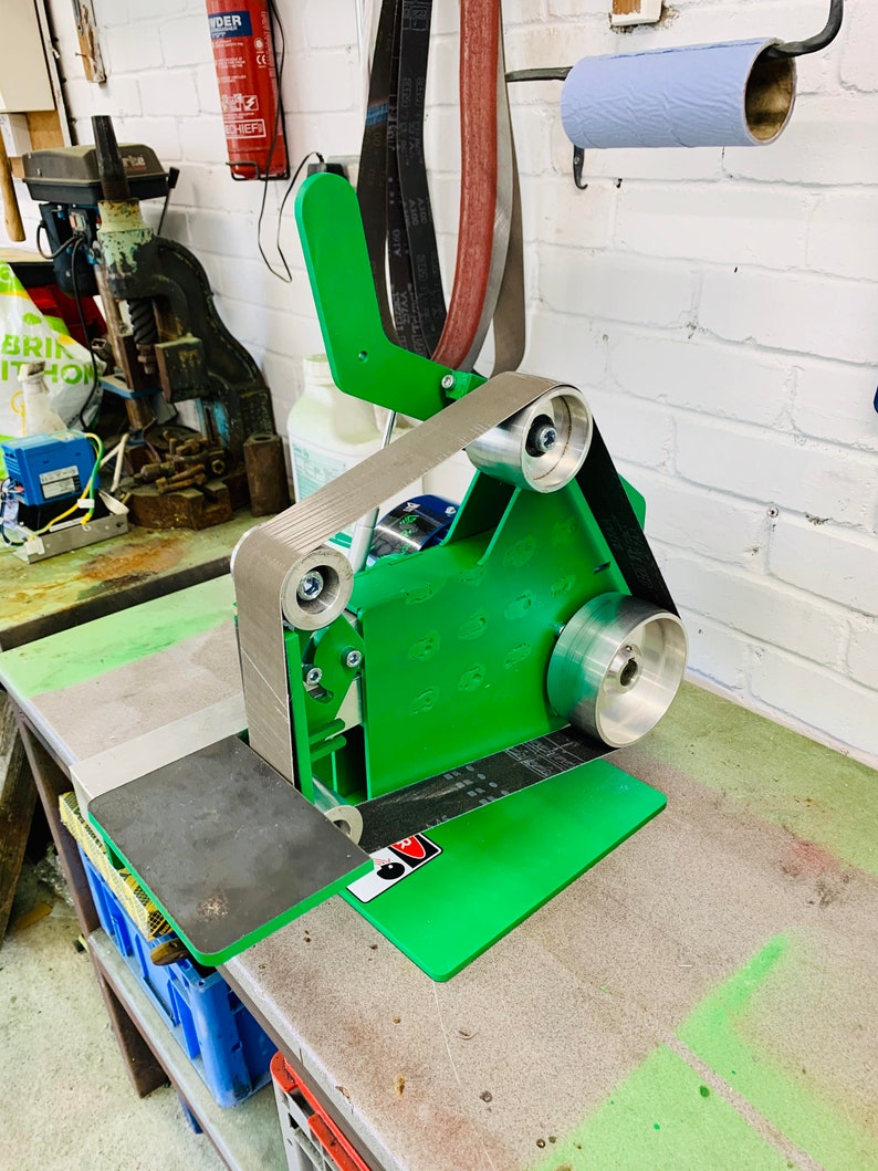 Belt Grinder .dxf File and Instructions Combined Design Which Can Run