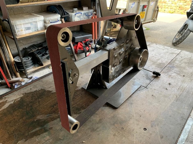 Belt Grinder .dxf File and Instructions Combined Design Which Can Run