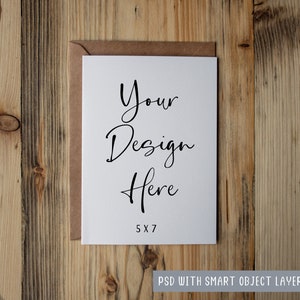 Biglietto d'auguri bianco 5x7 Busta Kraft Mockup Biglietto d'auguri digitale mock-up Mock Up Invito a nozze Cancelleria Grazie Download JPEG