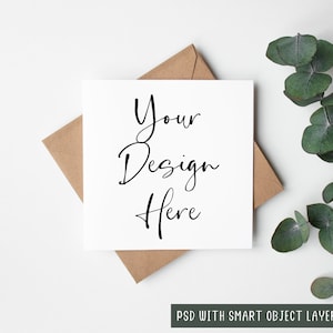 Quadratische weiße Grußkarte Mockup mit Kraftumschlag, Moderne Boho Geburtstag Einladung Mock up, PSD & JPEG Digital Mock-up Download