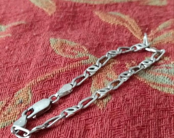 Lovely Sterling Silver Figaro Chain Bracelet, Lobster Catch Hallmarked on Link 7.5 inches