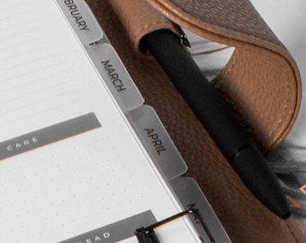 A5 svarta månadsavdelare | A5-kalenderavdelare för 12 månader | Frostade avdelare med 6 ringar | Kompatibel med LV GM-kalender | A5 Filofax