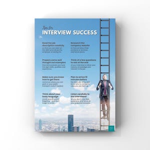 Può includere: Un poster con il titolo "Suggerimenti per il successo del colloquio" su uno sfondo di cielo blu. Presenta una scala con un uomo in giacca e cravatta che la sta scalando. Il poster offre consigli per i colloqui, tra cui la ricerca sull'azienda.