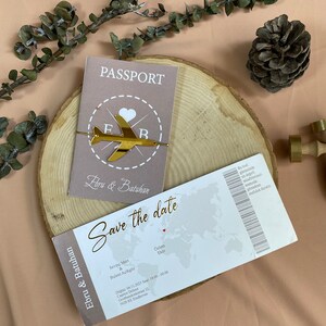 Passport Hochzeitseinladung, personalisierte Verlobung Einladung Set, Minimalistische grüne Hochzeitseinladung, Wachs Siegel, Brautparty Einladung