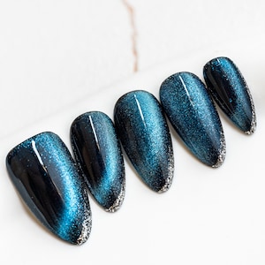 Handmade Press On Nail Medium Long Amlond Stiletto Blue Black Acrylic Fake Tip Design Art Charms Cute with Storage Box 10 Pcs