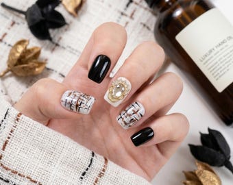 Sun&Beam Nails Handmade Short Square Press-On Nails Black White Checkered Luxury Design #047