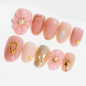 Sun&Beam Nails Handmade Short Round Pink Gold False Nail Tips with Cute 3D Flower Popular Charm Design Press On Nails 10 Pcs