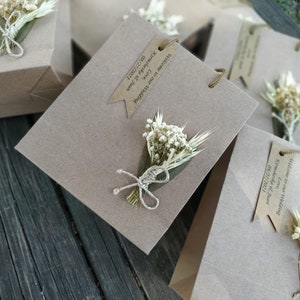 Personalized Wedding Welcome Bags: Kraft Gift Bag with Dried Flowers