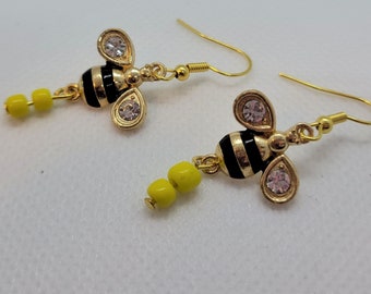Orecchini a forma di ape! Pronti per la primavera!