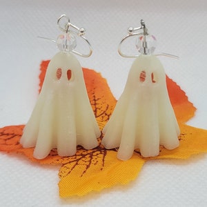 3D printed Glow in Dark, Ghost Earrings! Fun Halloween Earrings!