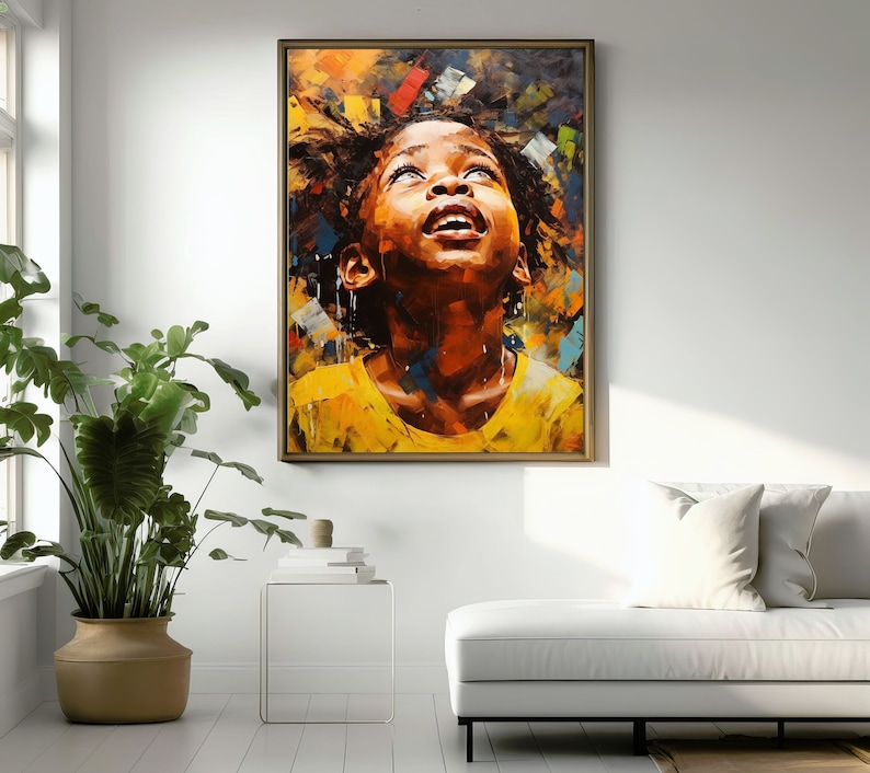 Peut inclure: Une peinture d'un jeune avec une peau fonc&eacute;e, portant une chemise jaune, regardant vers le haut avec une expression joyeuse. L'arri&egrave;re-plan est un design abstrait color&eacute;.