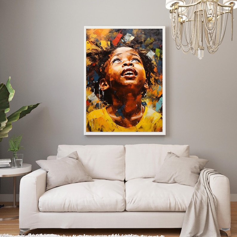 Peut inclure: Une peinture d'une jeune fille &agrave; la peau fonc&eacute;e regardant vers le haut, la bouche ouverte. Elle porte une chemise jaune et est entour&eacute;e de formes abstraites color&eacute;es.