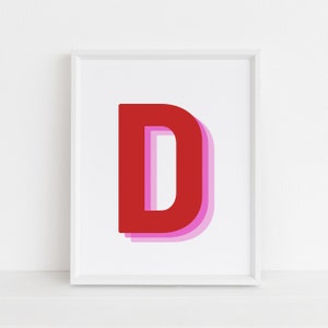 Impressão retrô de letra D em 3D, impressão de letra de monograma, letra rosa vermelha, impressão de alfabeto inicial, arte de letras de bebê, download digital, decoração de parede