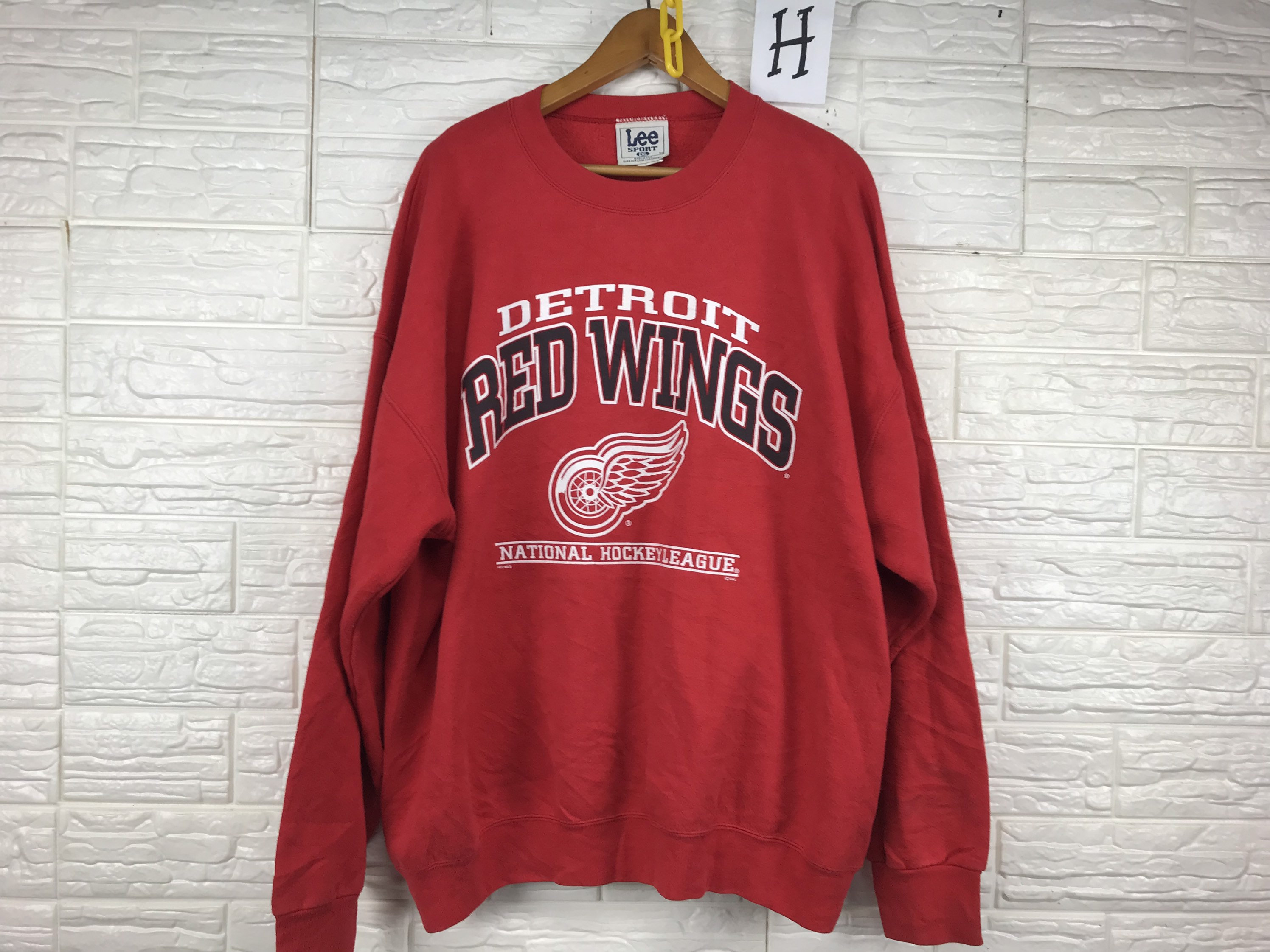 Vintage 1990s Detroit Red Wings NHL 90s Bomber Jacket / NHL Team Logo –  LOST BOYS VINTAGE