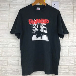 Vintage Rancid 2000 American Punk Rock And Out Come The Wolves M Size T shirt