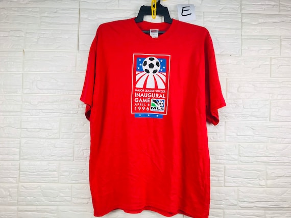 VTG Nike USA Soccer T-shirt USA Made 90s Back Hit Size Large
