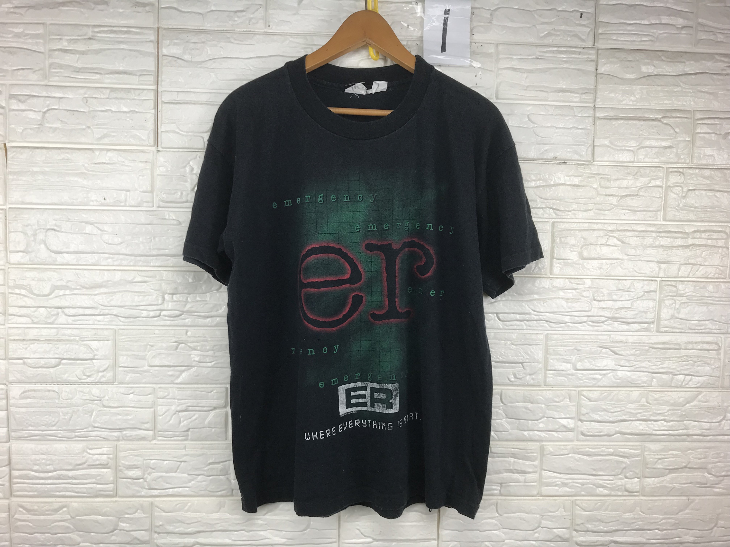 ER Where Everything is Stat 1995 Vintage L Size Tshirt Hospital TV