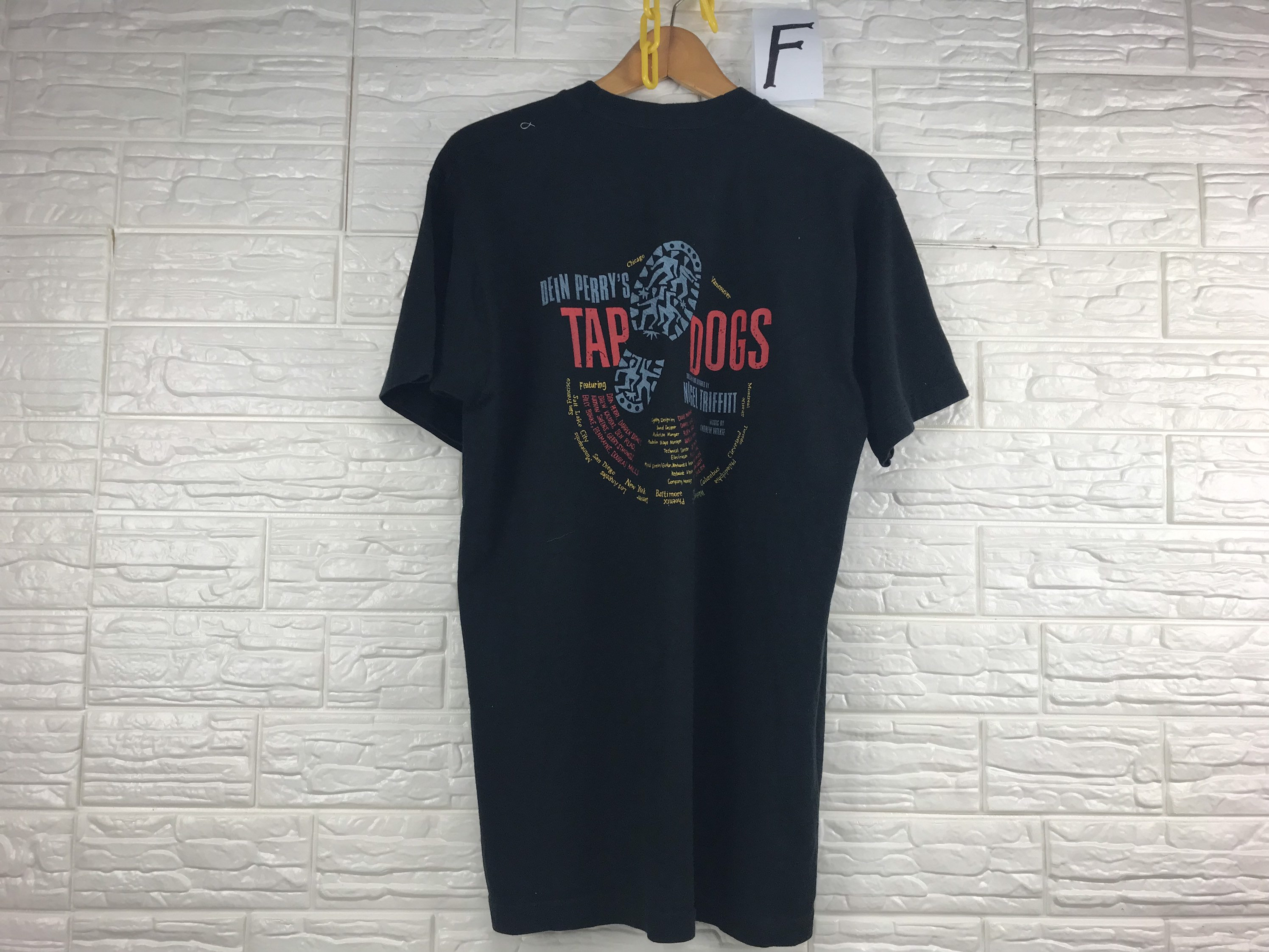 Vintage Dein Perry’s Australian Tap Dancer Tap Dogs 90s L Size T Shirt