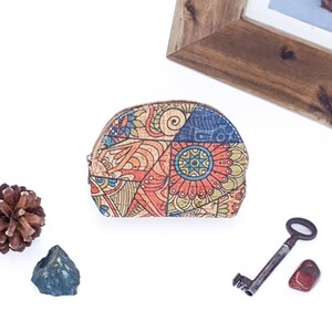 Porta-moedas de cortiça fofo com estampa multicolorida