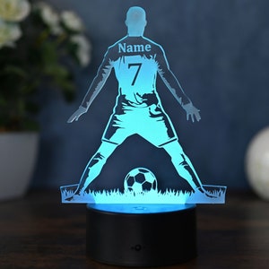 Lampe de football personnalisée comme idée de cadeau de football, pose de célébration de but fier, lampe de table LED, veilleuse, décoration de la maison image 2