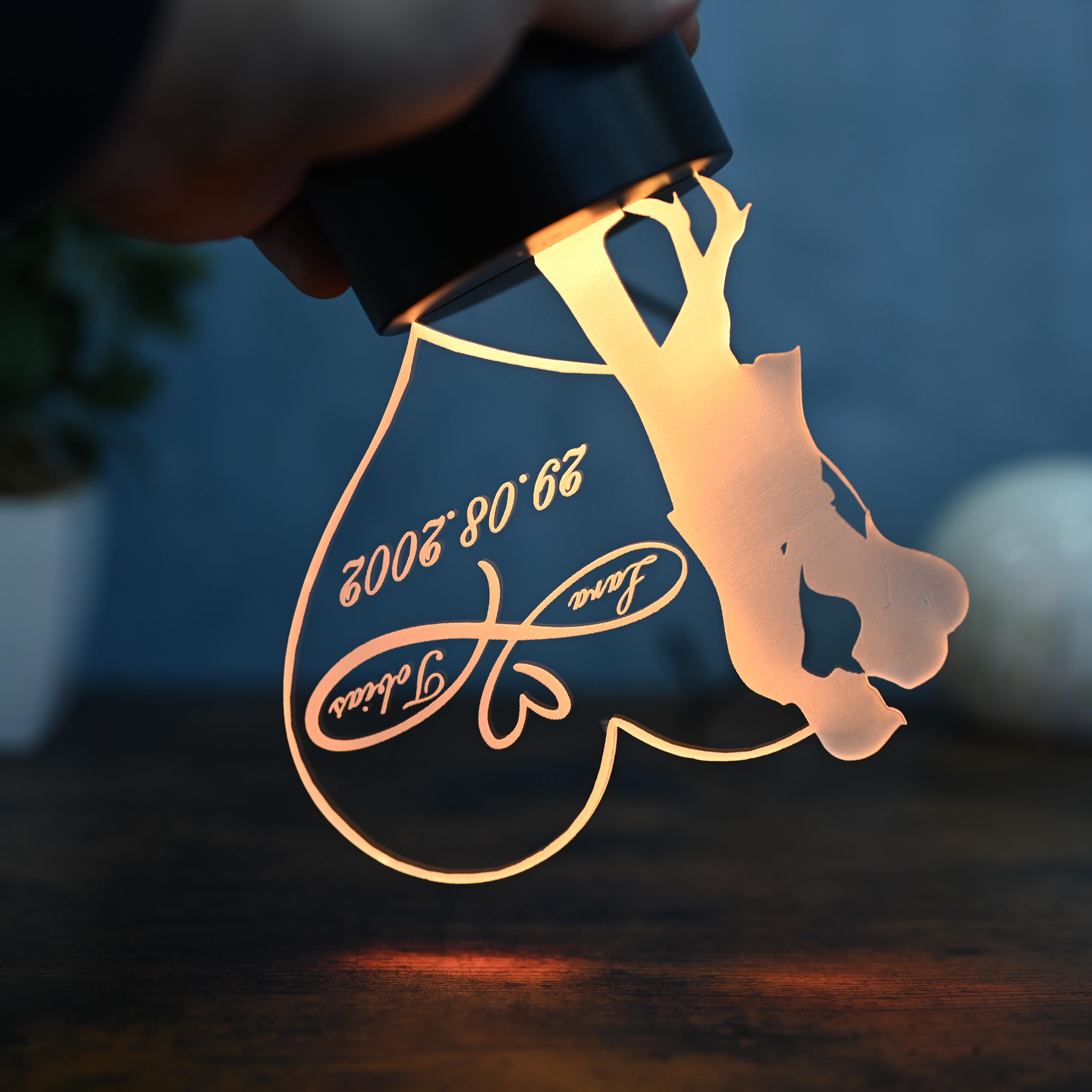 Vestipassioni Lampada LED Personalizzata Con Dedica - Base In Legno Incisa, Luce Notturna Romantica Per Coppie E Anniversari - Made In Italy - 2