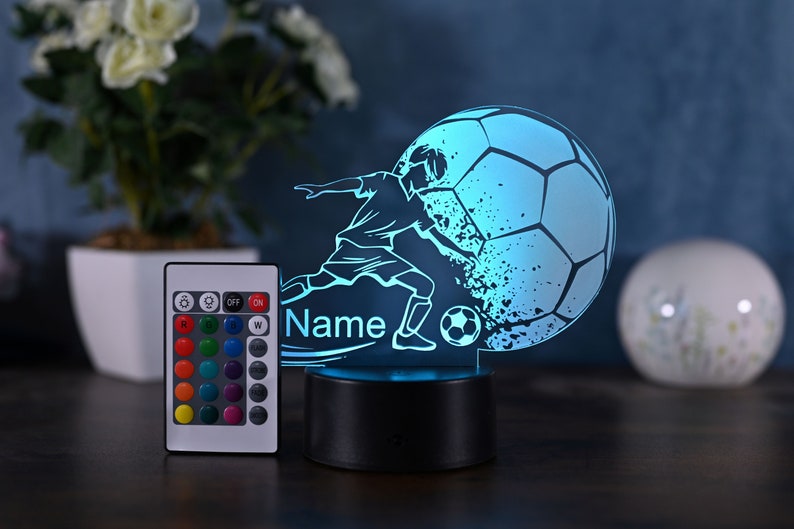 Personalisierte Fußball Lampe Geschenk Idee für Fußballer Kinder und Erwachsene Lampe als Nachtlicht Tischlampe Wohnungsdekoration Bild 2