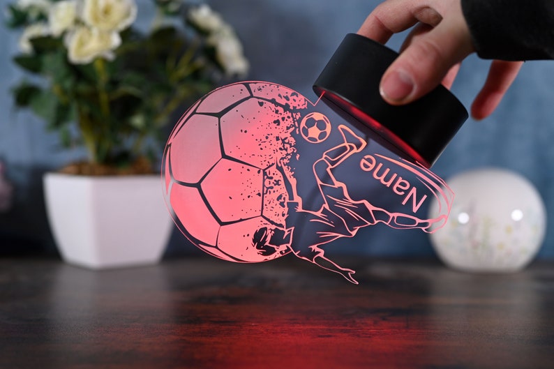 Personalisierte Fußball Lampe Geschenk Idee für Fußballer Kinder und Erwachsene Lampe als Nachtlicht Tischlampe Wohnungsdekoration Bild 6