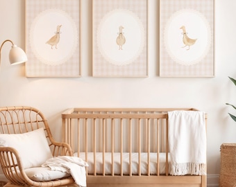 Arte de pared de patito para niña / Juego de 3 impresiones / Fondo de cuadros vichy rosas / Patitos de acuarela con lazos / Descarga digital para guardería / Rosa vintage