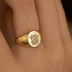 Family Crest Ring Coat of Arms Family Crest Ring Personalized Jewelry Personalized Ring Gold Ring Signet Ring Statement Ring image 2