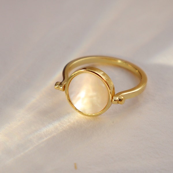Mother of Pearl Ring • Spinner Rings • Gift for Bridesmaids • Wedding Gift • Mother's Day Gift • Rings for Women • Gifts for mom