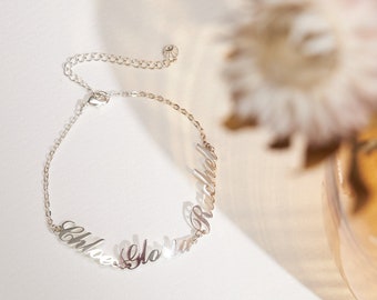 Zierliches Namensarmband • Handgemachter Name Charm Schmuck, Perfekte stapelbare Armbänder • Geschenk für Mama